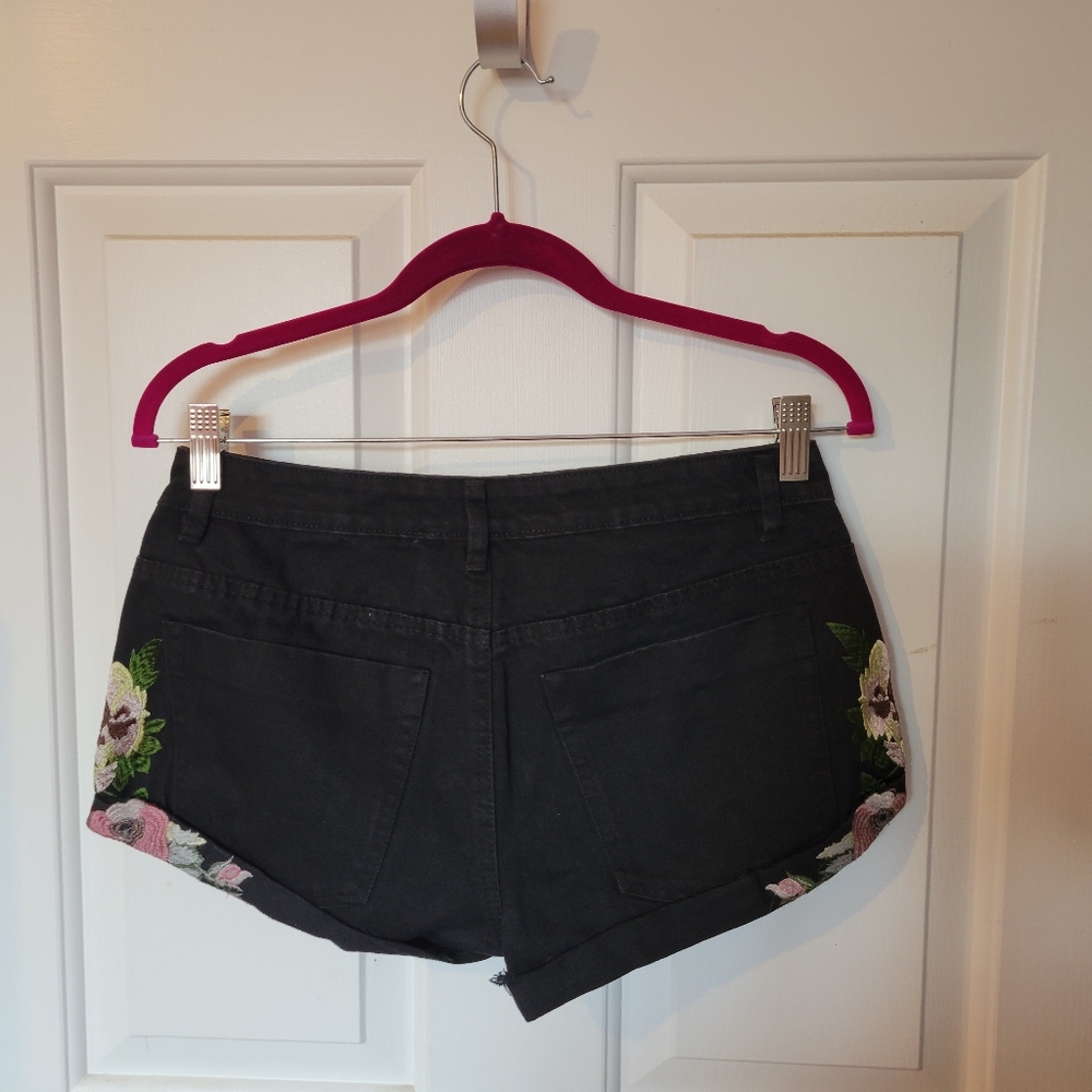 NWOT Etophe Studios "Peony Princess" Jean Shorts - Picture 2 of 3